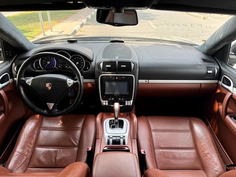 2009 Porsche Cayenne Turbo 8 Cylinder Engine Neat & Clean Car Black Brown