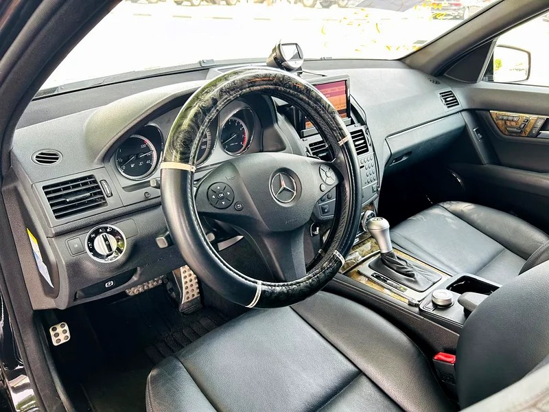 2010 Mercedes-Benz C-Class C300 6 Cylinder Engine Neat & Clean Car Black