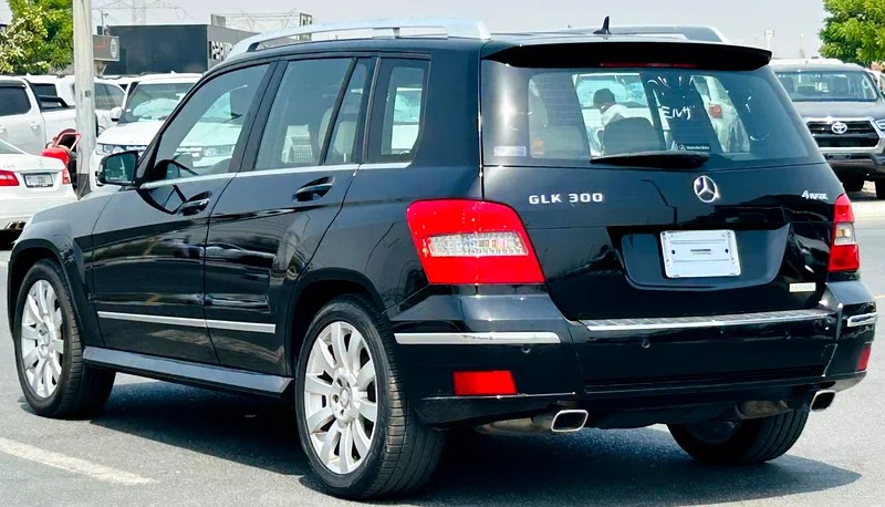 2010 Mercedes-Benz GLK-Class GLK 300 4matic Neat & Clean Car Black Beige