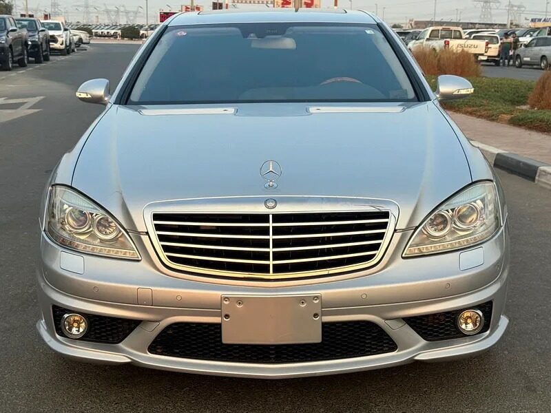2008 Mercedes-Benz S-Class S 550 in Perfect Condition Silver Black