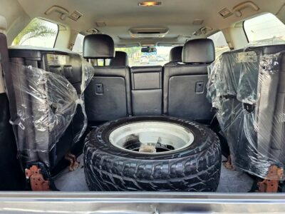 2012 Toyota Land Cruiser 5.7L 8 Cylinder Engine Grey Black