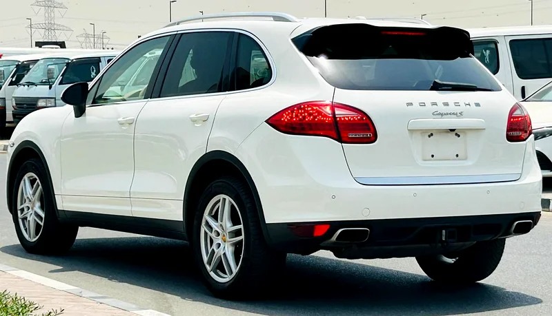 2011 Porsche Cayenne S 8 Cylinder Engine CLEAN TITLE White Beige