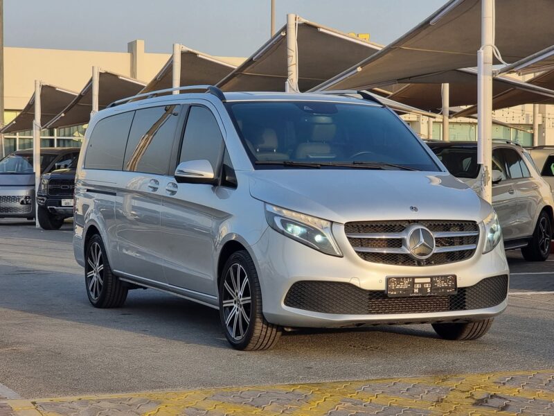 Mercedes-Benz V 250 GCC Specs Luxury Family Van Silver Brown