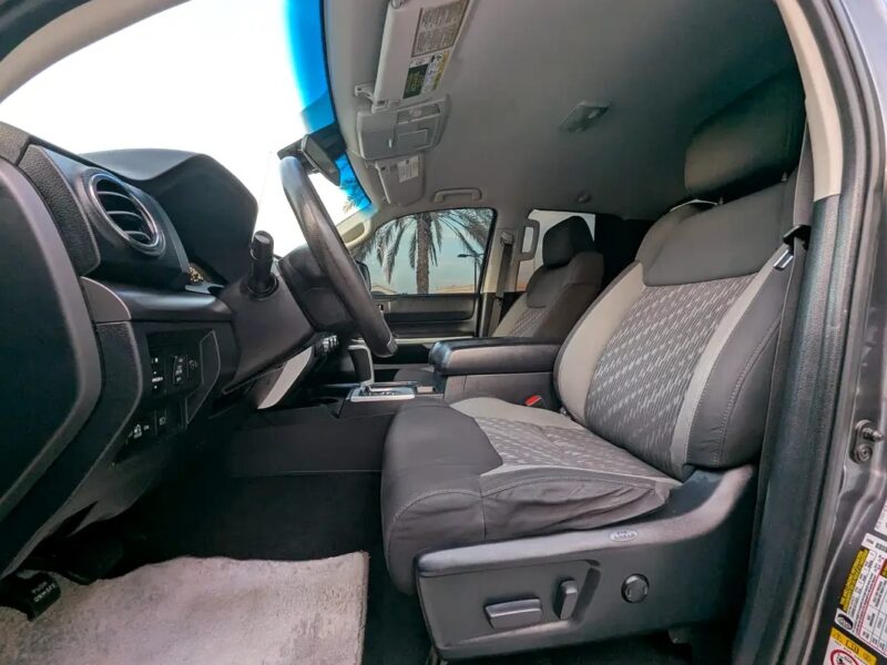 2018 Toyota Tundra Double Cab SR5 V8 5.7L 4X4 IN EXCELLENT CONDITION Grey