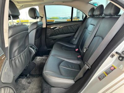 2007 Mercedes-Benz E-Class E 550 Silver Black in Perfect Condition