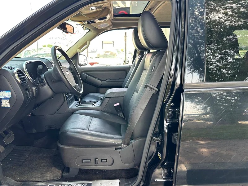 2010 Ford Explorer XLT 6 Cylinder Engine Neat & Clean Car Black
