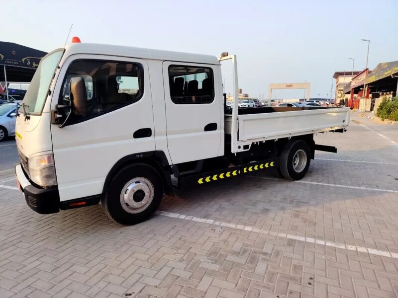 2019 Mitsubishi Canter Double Cabin Pristine Mint Condition White Grey GCC Specs