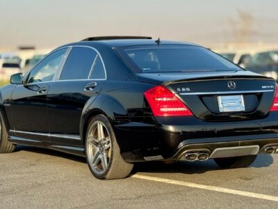 2010 Mercedes-Benz S 65 AMG 6.0L V12 twin-turbocharged Engine Black