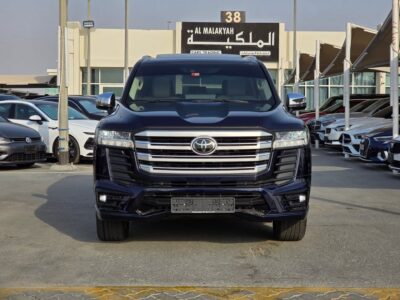 Toyota Land Cruiser GXR V6 Twin Turbo 2022 GCC Specs Blue Beige