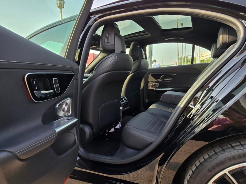 Mercedes-Benz C300 American Specs 2024 Excellent Condition Black