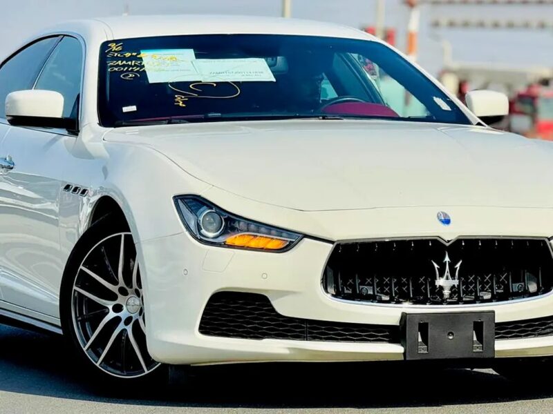 2015 Maserati Ghibli Ghibli S Q4 6 Cylinder Neat & Clean Car White Red