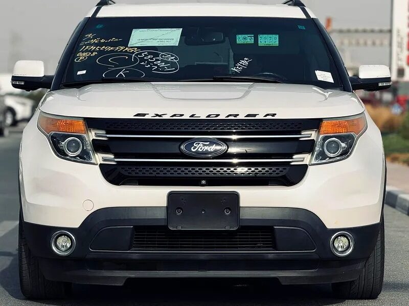 2015 Ford Explorer EcoBoost 4 Cylinder Engine Neat & Clean Car White Black