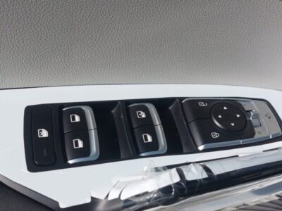 2025 Kia Carnival 3.5L V6 MPI Petrol FWD White Black