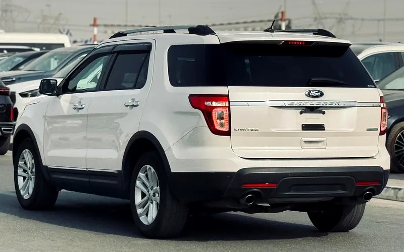 2015 Ford Explorer EcoBoost 4 Cylinder Engine Neat & Clean Car White Black