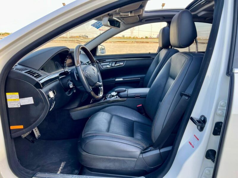 2011 Mercedes-Benz S 550 5.5L V8 Engine Automatic White Black