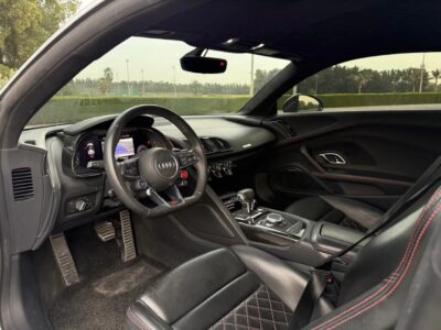 Audi R8 High Performance V10 Engine V10 2021 in Excellent Condition White