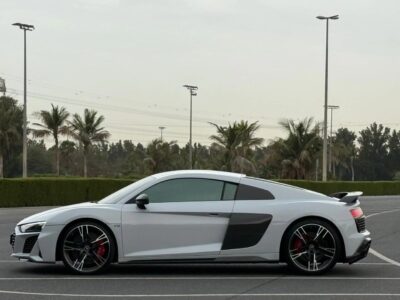 Audi R8 High Performance V10 Engine V10 2021 in Excellent Condition White