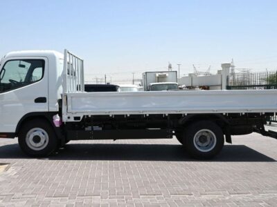 2024 Mitsubishi Fuso Canter MITSUBISHI CANTER CARGO 4.2L DSL SCABIN 4X2 MT White