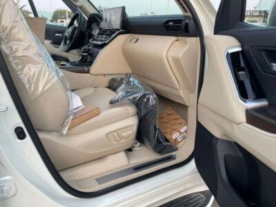 Toyota Land Cruiser TOYOTA LC300 3.5L VX EUROPE FULL OPTION 2022 White Beige