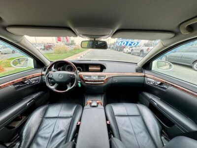 2008 Mercedes-Benz S 350 3.5-liter 6 cylinders Engine White Black