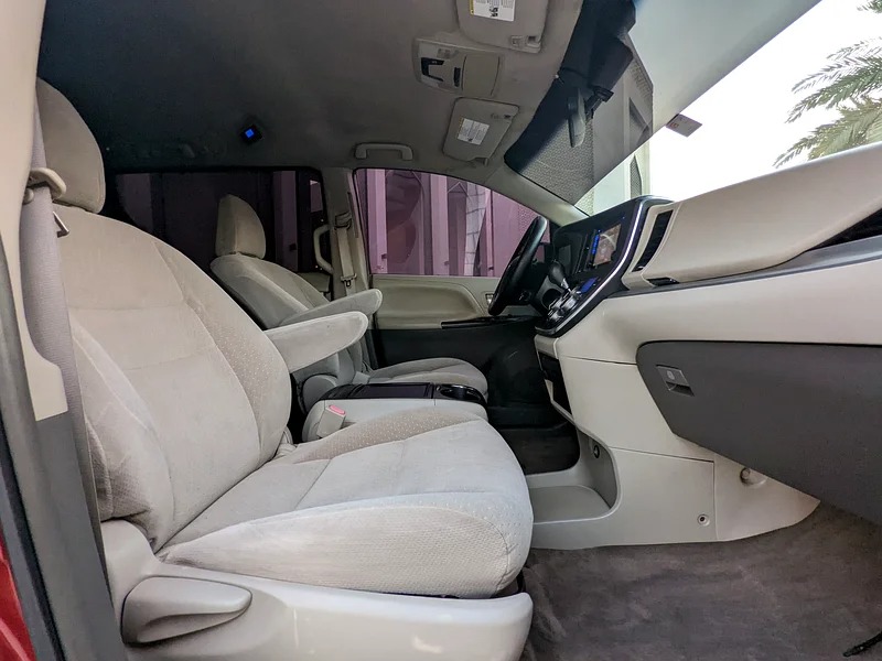 2015 Toyota Sienna LE Mid Option in Perfect Condition Red Beige