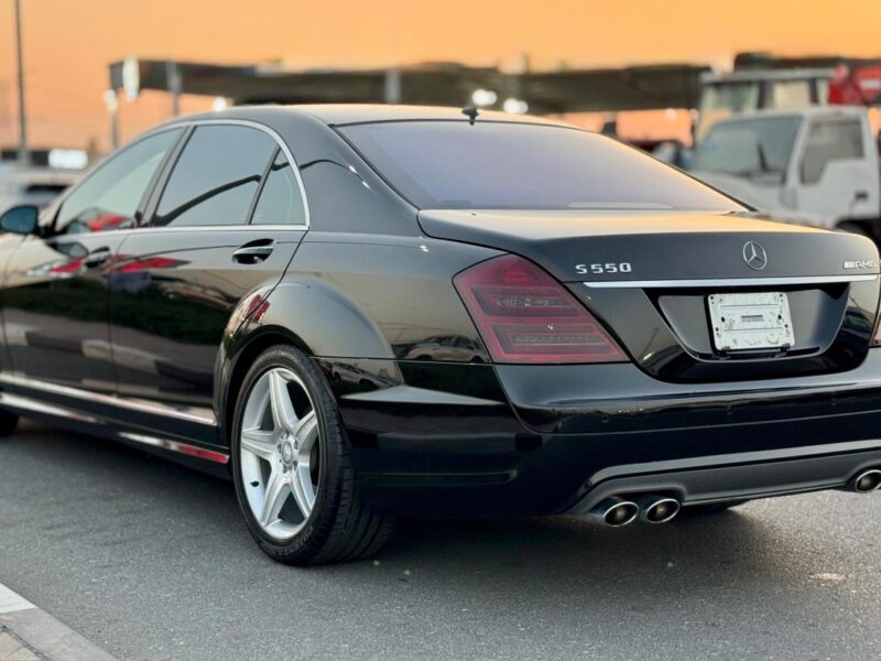 2009 Mercedes-Benz S 550 5.5-liter V8 Engine Black Grey