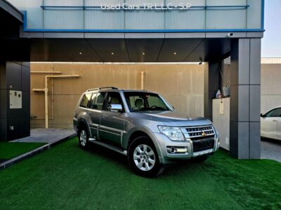 2022 Mitsubishi Pajero GLX 3.0L V6 Engine 4WD Grey Beige GCC Specs