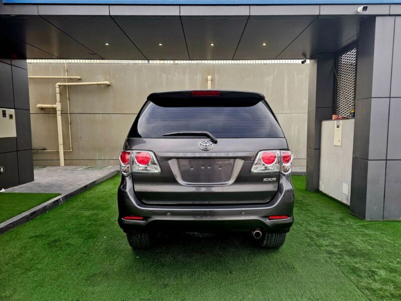 2015 Toyota Fortuner EXR V4 2.7L 4WD Grey Beige GCC Specs