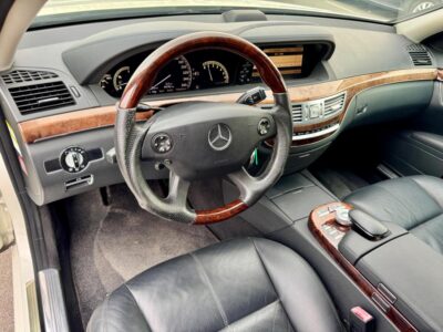 2008 Mercedes-Benz S 350 3.5-liter 6 cylinders Engine White Black