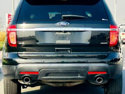 2014 Ford Explorer XLT SUV Neat and Clean Car Black