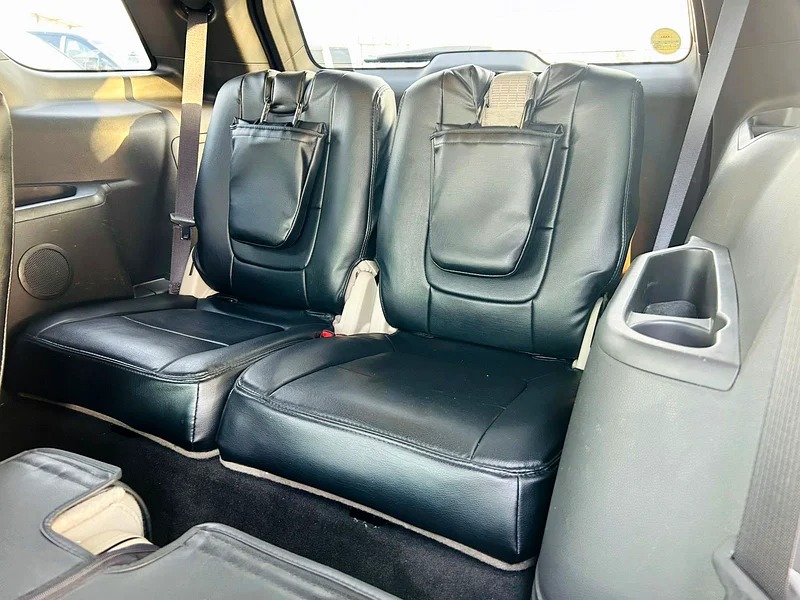 2014 Ford Explorer XLT SUV Neat and Clean Car Black