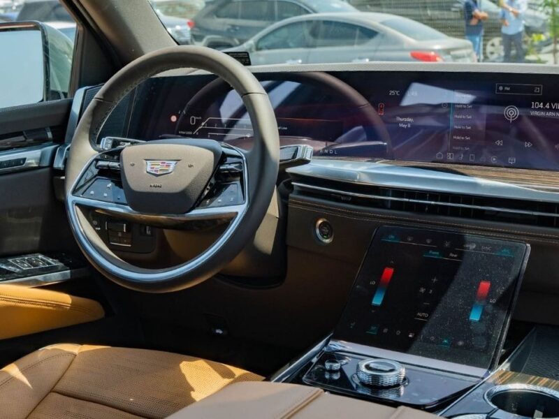 Cadillac Escalade 2025 Cadillac Escalade Premium Luxury 6.2L V8 AT Petrol Green Tan