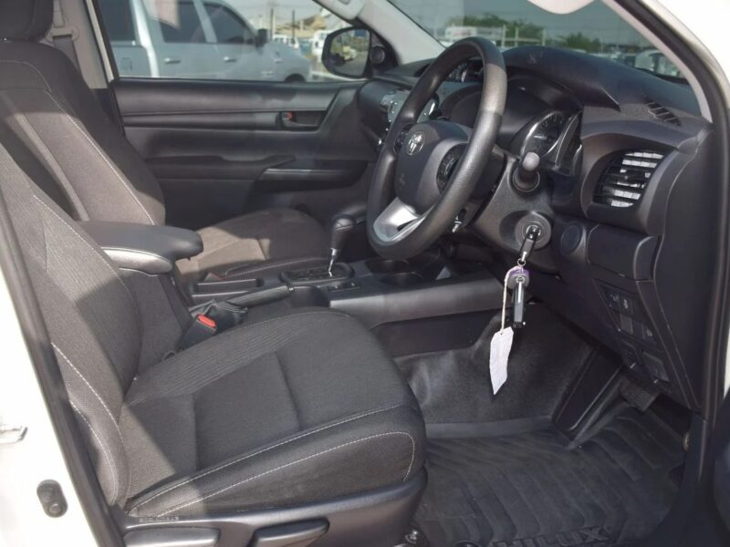 2022 Toyota Hilux S GLX Limited 2.8 litre 4 Cylinder AT RHD White Black