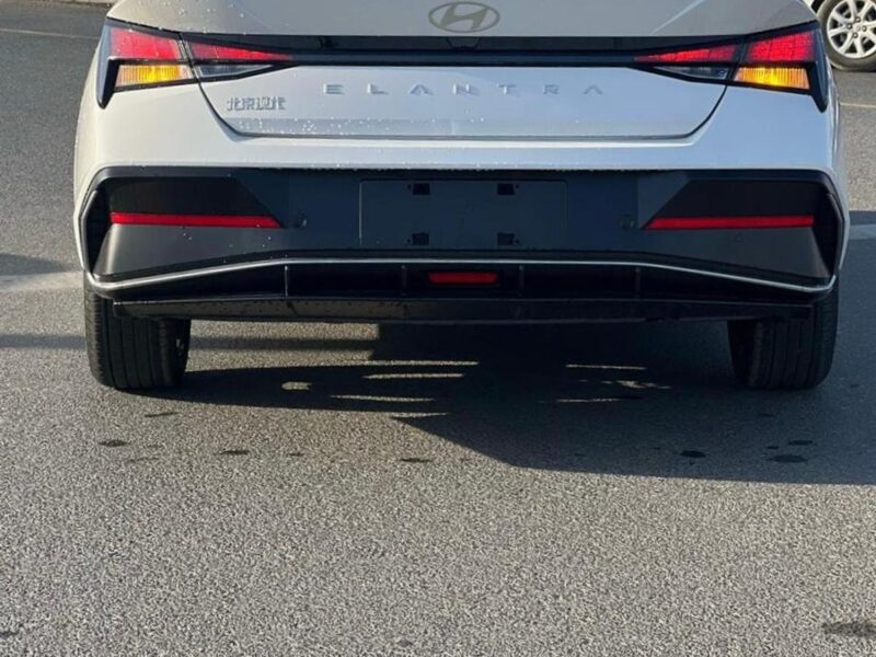 2025 Hyundai Elantra 2025 Hyundai Elantra 1.5L Full Options White Black