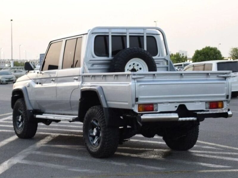 Toyota Land Cruiser Pick Up 2018 4.5L 8 Cylinder Diesel Manual Silver Grey