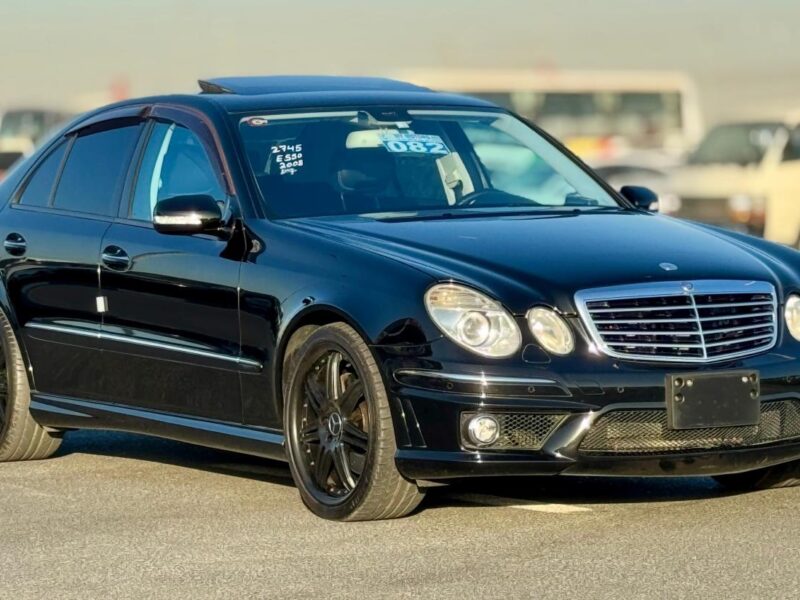 2008 Mercedes-Benz E 550 5.5-liter V8 Engine Petrol Black