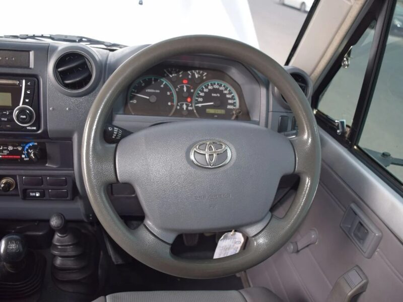 2016 Toyota Land Cruiser Pick Up PICKUP DLX 4.5L RHD Silver Grey