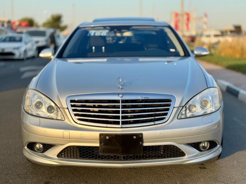 2008 Mercedes-Benz S 500 5.5 Litre 8 Cylinder Engine Silver Black