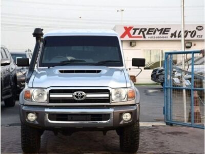 Toyota Land Cruiser Pick Up 2018 4.5L 8 Cylinder Diesel Manual Silver Grey