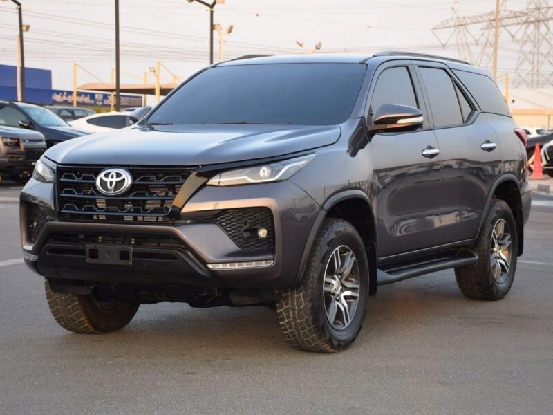 2017 Toyota Fortuner 2.8 litre 4 Cylinder Engine RHD Grey Brown