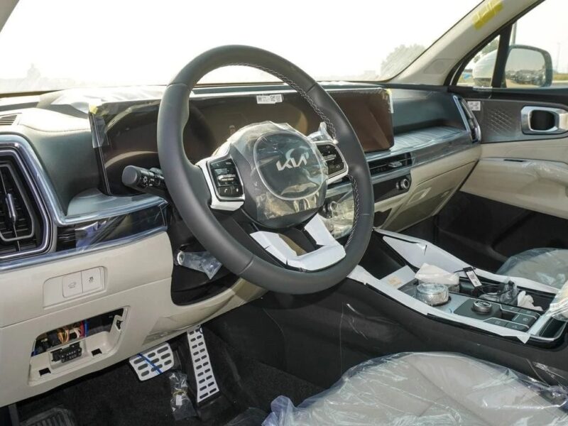 2025 Kia Sorento 3.5 litre V6 Engine White Beige GCC Specs