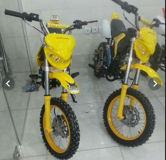 Dirt bike 125CC Electric start and Kick Start 4 stroke Engine Single Cylinder Black