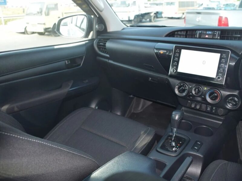 2022 Toyota Hilux S GLX Limited 2.8 litre 4 Cylinder AT RHD White Black
