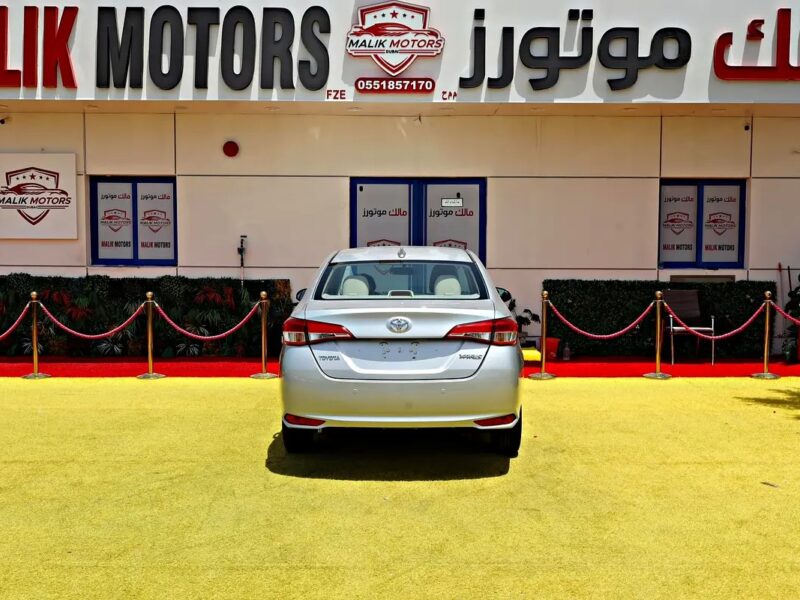 2022 Toyota Yaris S 1.5L ENGINE Clean Title Perfect Condition Silver Beige