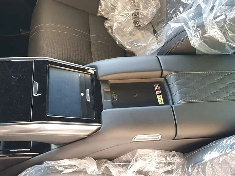 2024 Lexus LX 600 VIP EDITION 6 Cylinder Engine White Black
