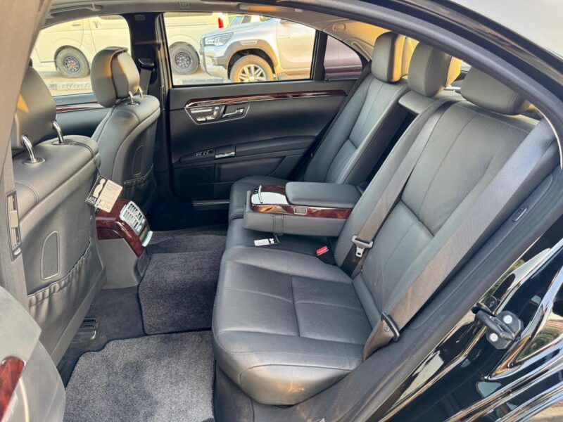 2007 Mercedes-Benz S 550 5.5-liter 8 Cylinder Engine Black