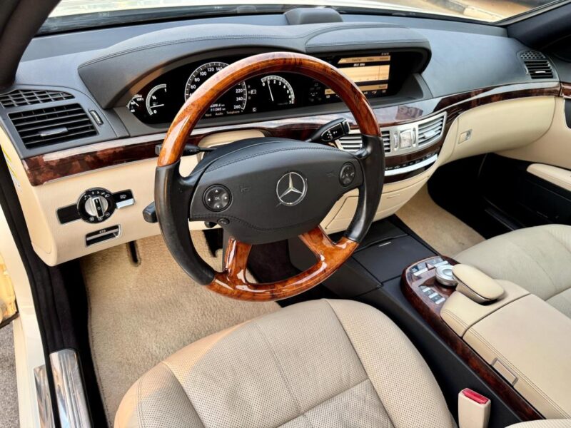 2007 Mercedes-Benz S 550 5.5-liter 8 Cylinder V8 Engine White Beige