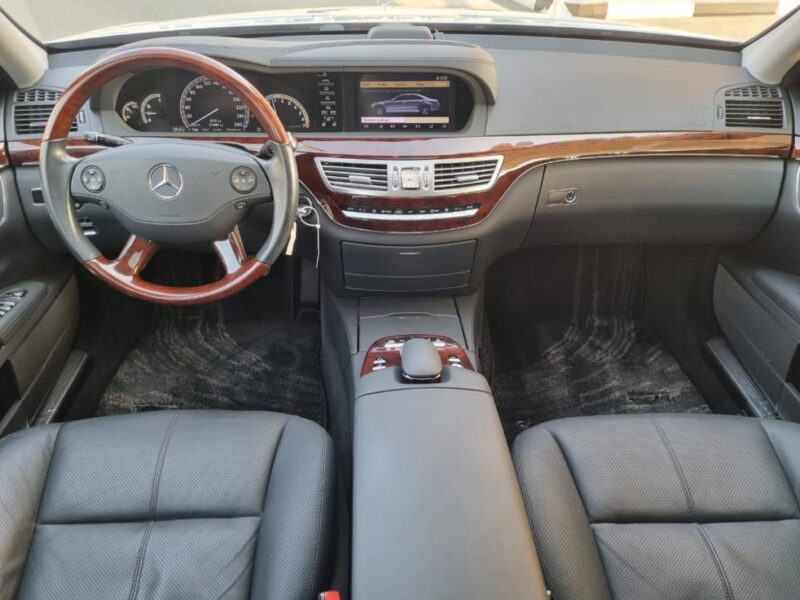 2008 Mercedes-Benz S 550 5.5 litre V8 Engine Silver Black