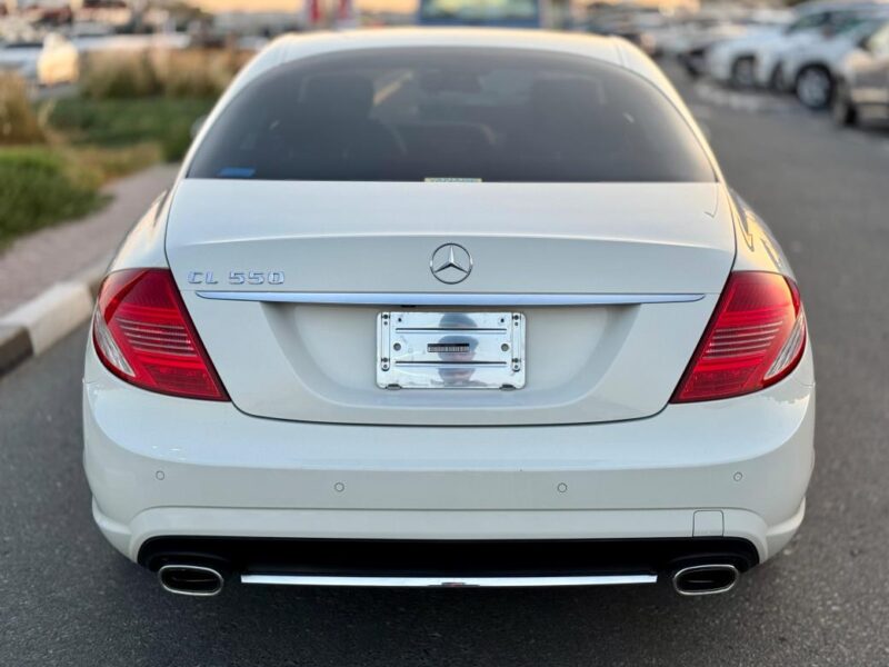 2007 Mercedes-Benz CL 550 5.5-liter V8 engine White Tan