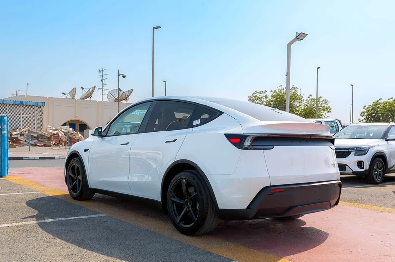 2025 Tesla Model Y Long Range Range 719 KM 0–100 km/h White